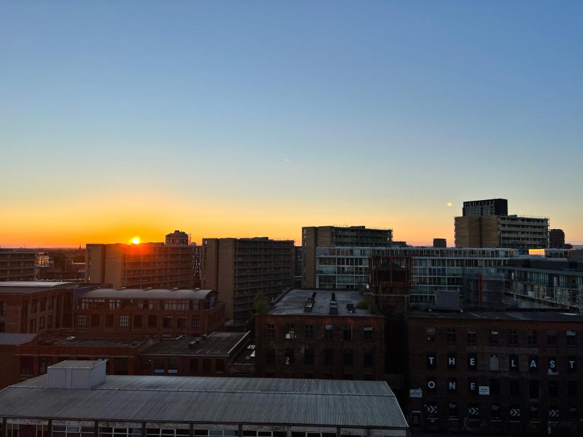 Two Bedrooms Exquisite En-Suite Apartment Deansgate Manchester Esterno foto