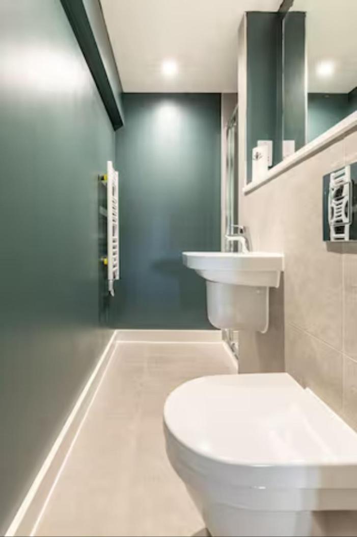 Two Bedrooms Exquisite En-Suite Apartment Deansgate Manchester Esterno foto