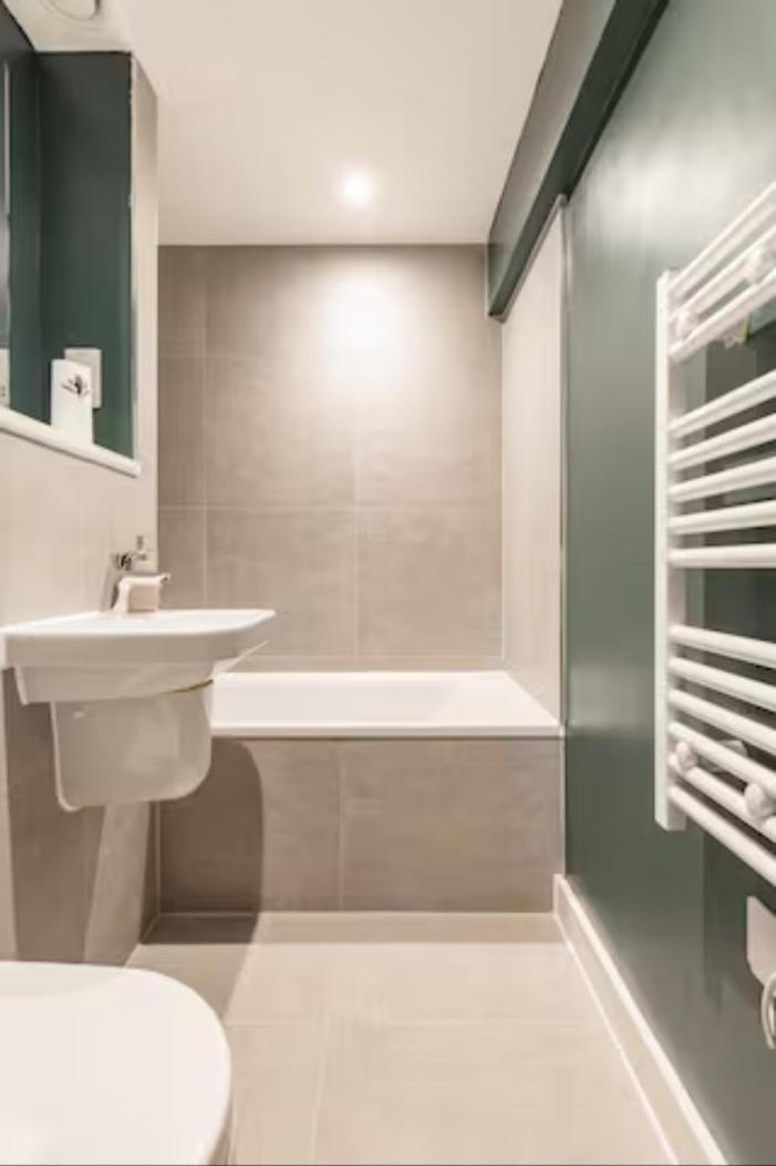 Two Bedrooms Exquisite En-Suite Apartment Deansgate Manchester Esterno foto